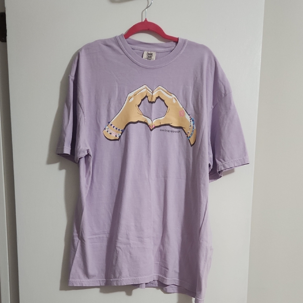 Purple Taylor Swift Graphic T-Shirt with Heart Hands